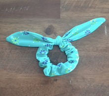 Load image into Gallery viewer, Scrunchie